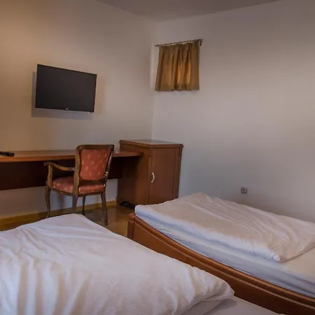 Apartament And In Club *