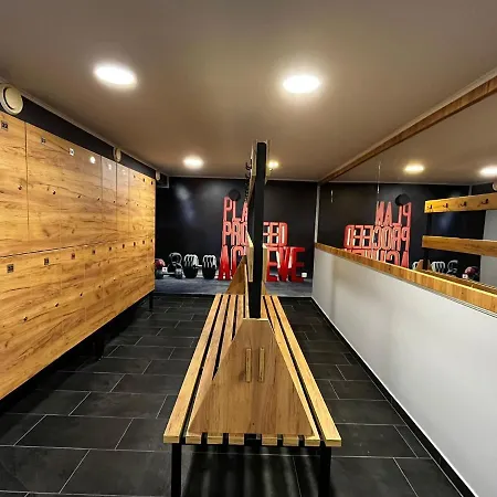 アパート And In Club