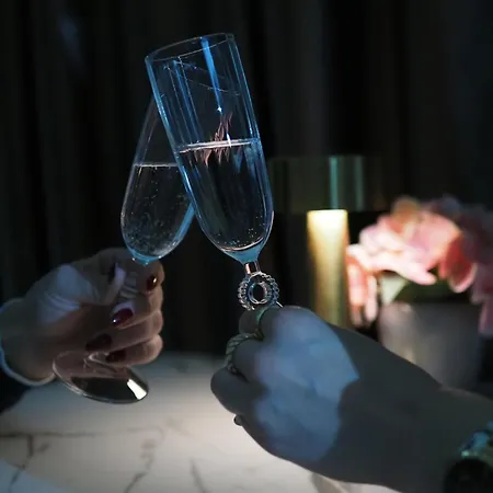 アパート And In Club Inđija