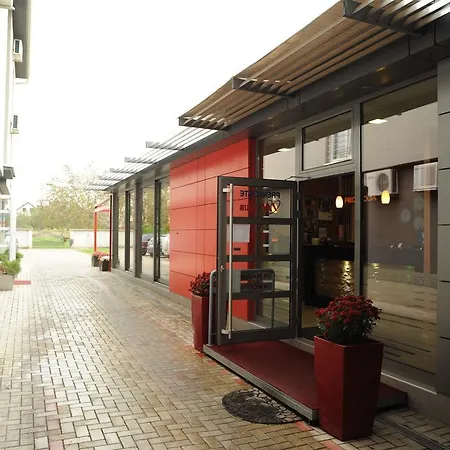 Appartement And In Club Indija
