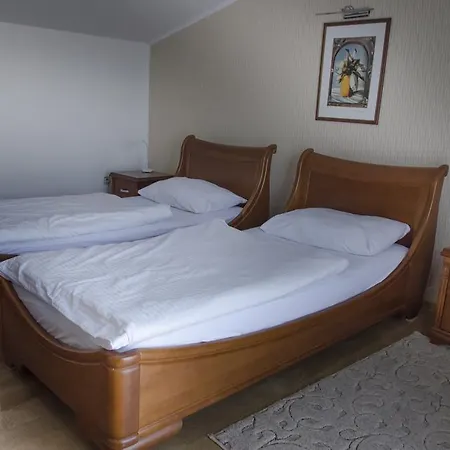 Apartament And In Club