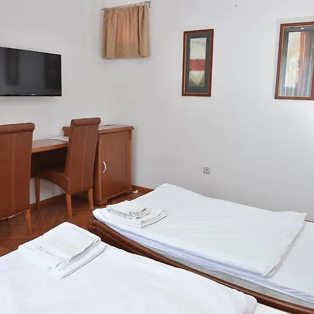 Apartament And In Club