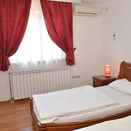 Apartament And In Club