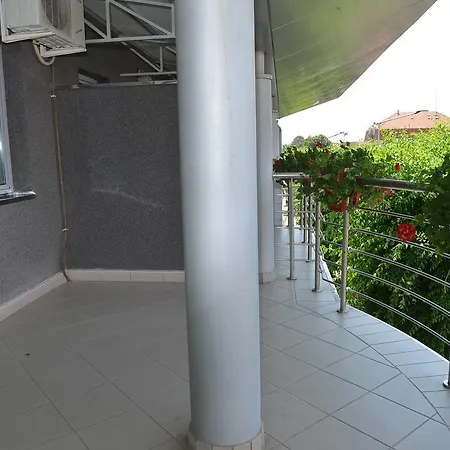 Apartament And In Club *