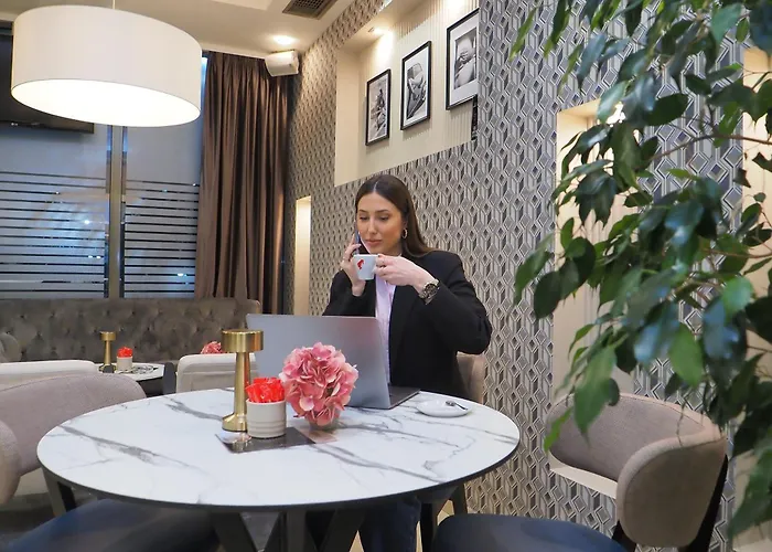 And In Club * Indija