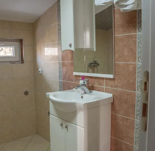 And In Club Διαμέρισμα *