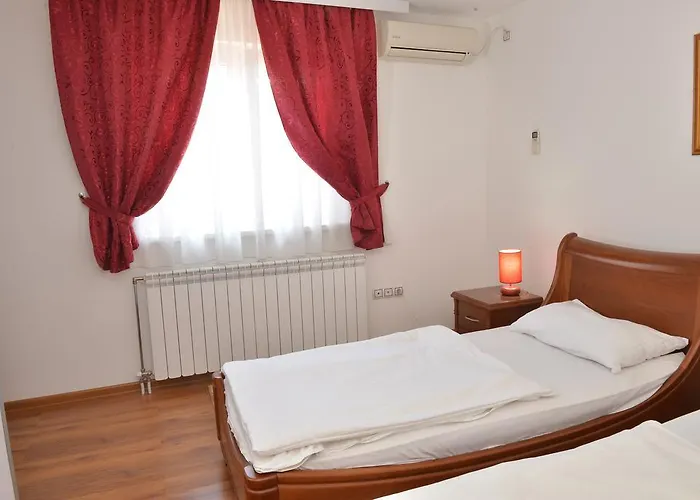 Διαμέρισμα And In Club