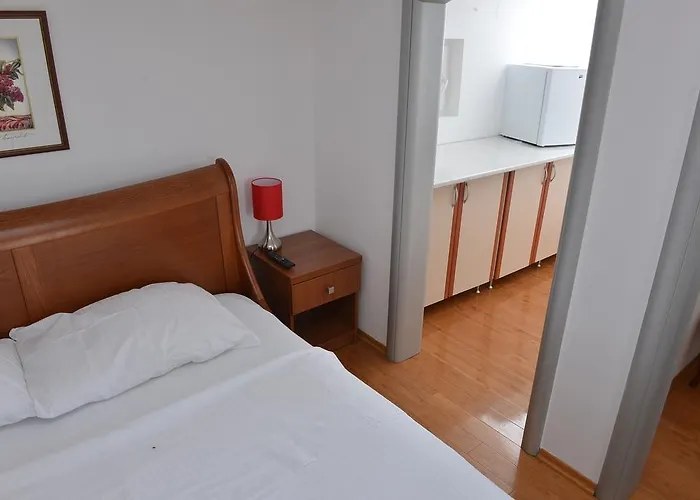 Διαμέρισμα And In Club Indija